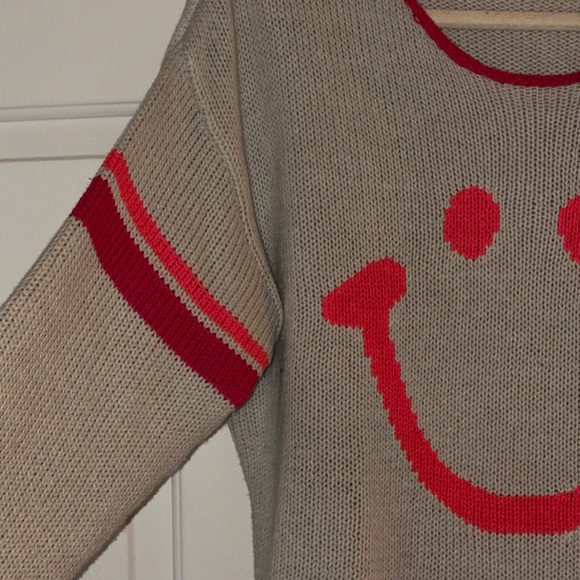 NATURAL LIFE Gray and Red Smiley Sweater - Picture 4 of 7
